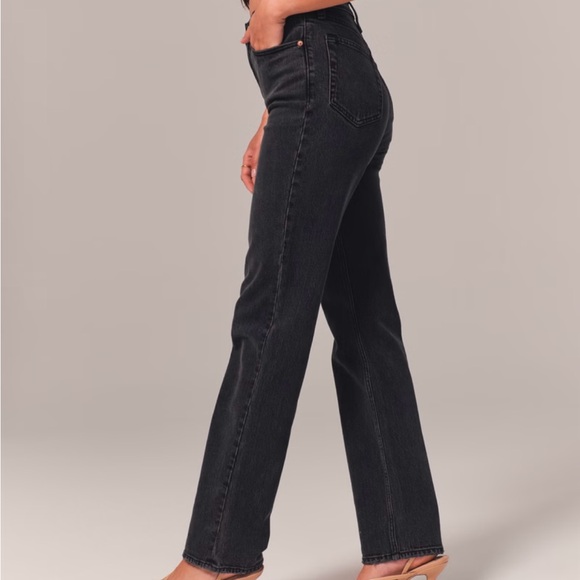 Classic Black Women's Jeans - Picture 4 of 8